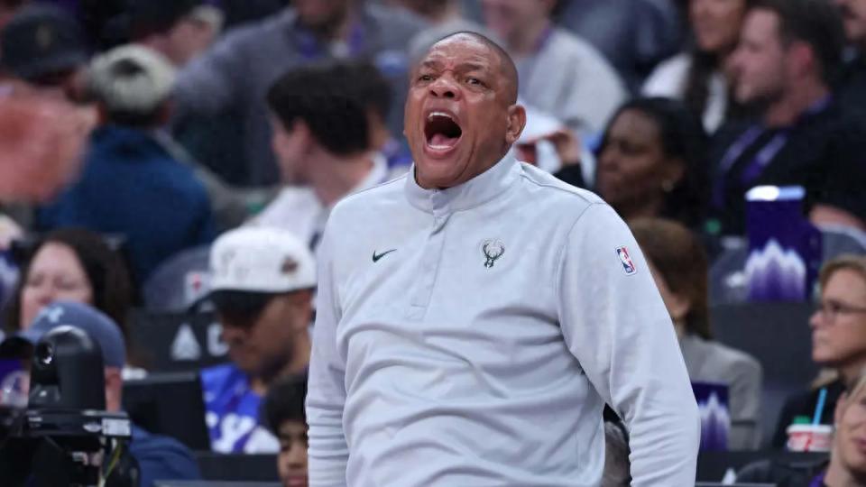 Chỉ đạo Bucks 95 thắng 99 thua! Tin tức về việc HLV Rivers đối mặt với nguy cơ bị sa thải, nhiều cầu thủ thiếu niềm tin vào ông