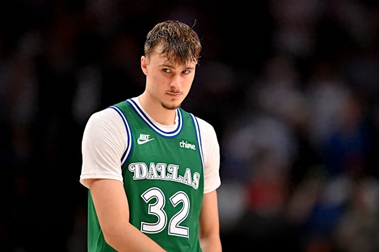 Dallas Mavericks chính thức thông báo Flagler vắng mặt tại trận đấu của tân binh! Bị bong gân chân trái trong trận gặp Suns, ngày mai cũng không thể thi đấu với Lakers