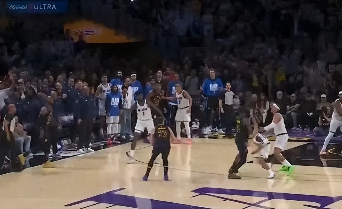 Đổ lỗi cho James! Luka Doncic đã xảy ra chuyện gì vậy?