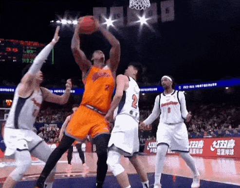 Điên rồ! Hiệu suất +/- +33! Vua phá bóng hoàn toàn thống trị đội Guangdong.