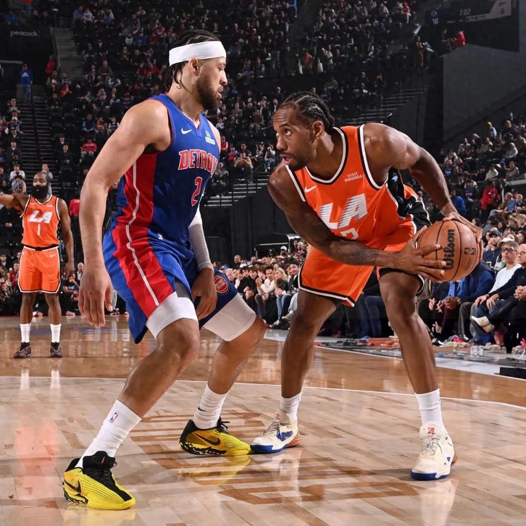 Đêm nay, Thần Chết mặc áo đấu của Leonard để thi đấu