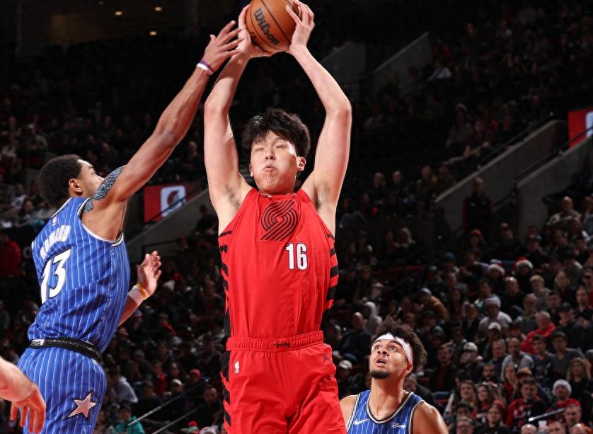 Ghi chú đội: Yang Hansen sau khi chơi quá nhiệt tình đã trở nên điềm tĩnh rõ ràng, còn Reece thi đấu không tốt tạo cơ hội luyện tập cho anh ấy