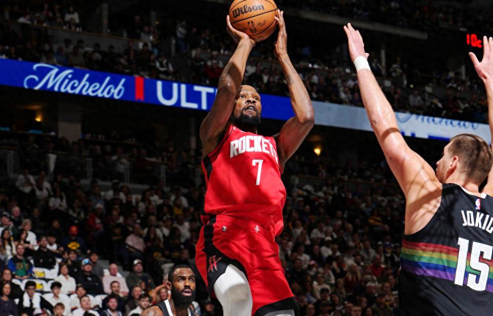 Rocket chấm dứt chuỗi 6 chiến thắng liên tiếp của Nuggets! Durant ghi 31 điểm, Shepherd 28 điểm với 6 cú ném ba điểm, Adelman bị truất quyền thi đấu