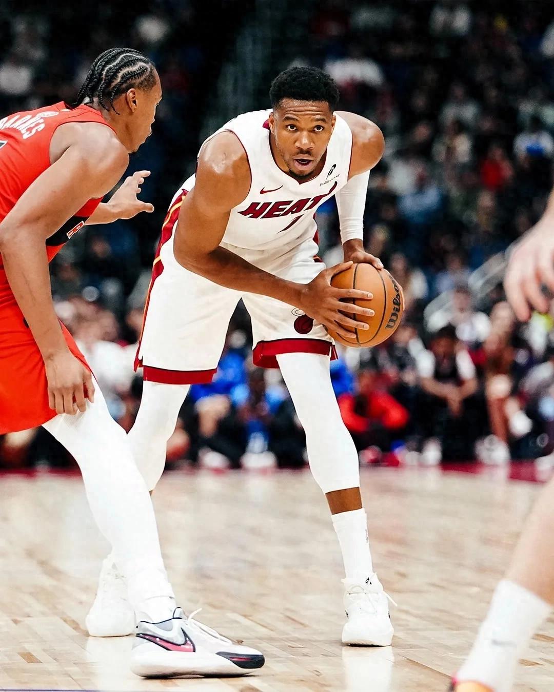 Màn ra mắt của Antetokounmpo tại Heat hơi đáng sợ.
