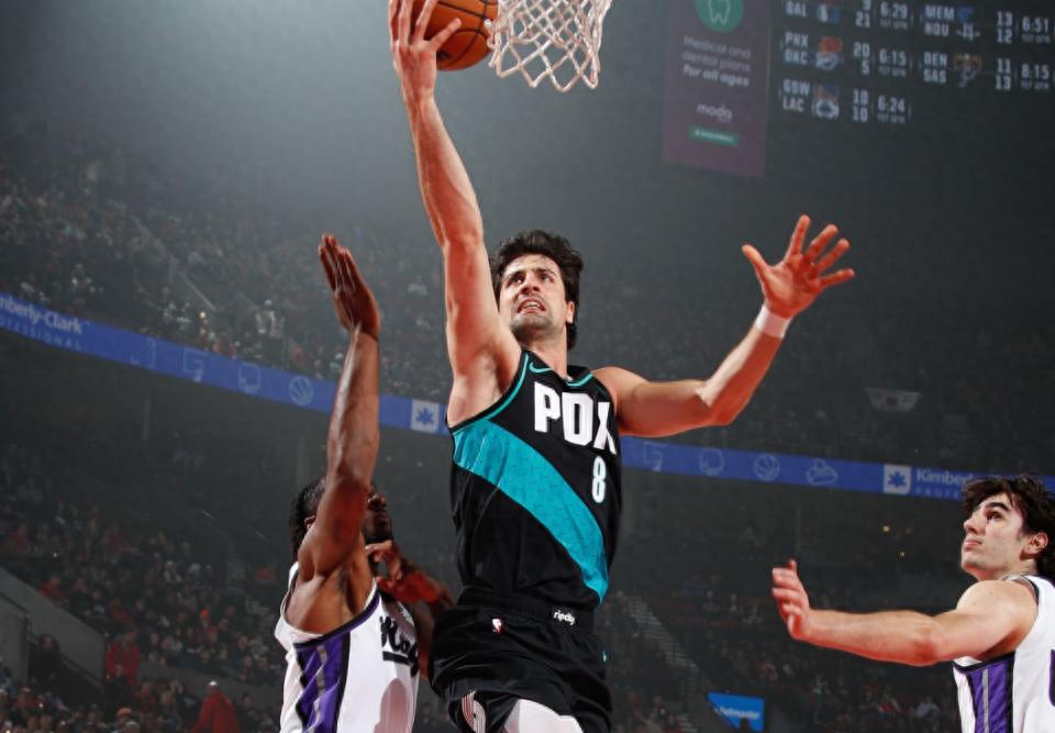 Yang Hansson không ghi điểm trong trận đấu cuối cùng, chỉ có 1 rebound! Portland đánh bại Kings để giành vị trí thứ 8 ở khu vực phía Tây: Playoffs sẽ đấu với Suns