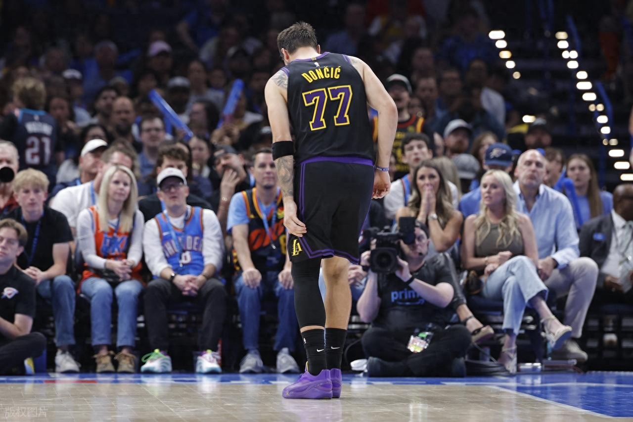 Luka Doncic 12 điểm + bị thương rời sân, LeBron James 13+6, Shai Gilgeous-Alexander 28+7+7, Oklahoma City Thunder đại thắng Los Angeles Lakers