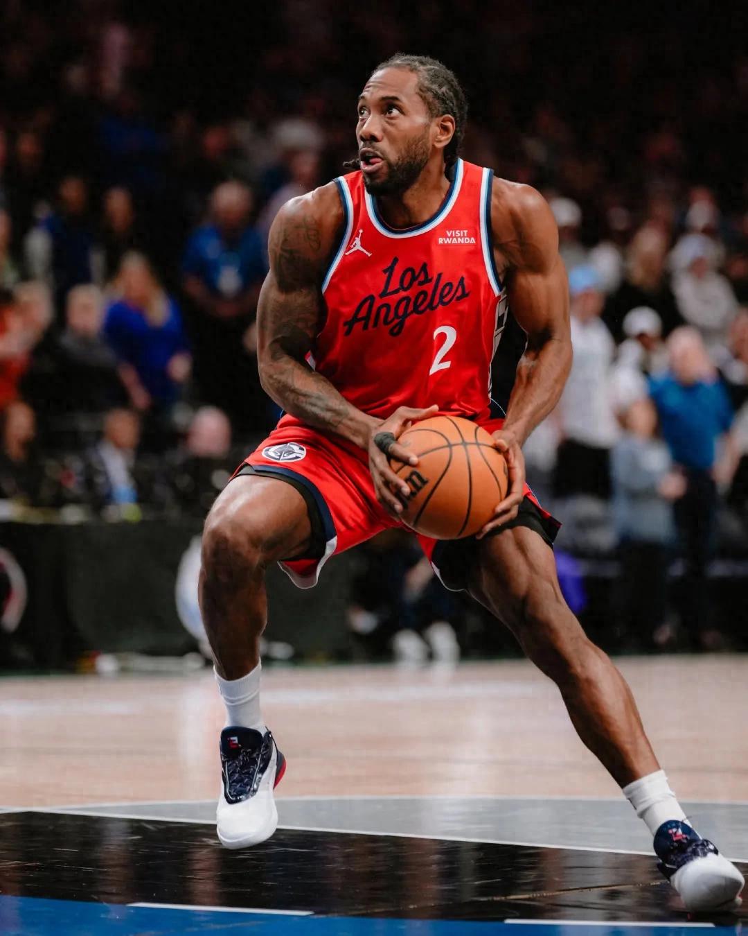 Sự tự tin của Clippers trong thương vụ trao đổi Harden và Zubac chính là Leonard