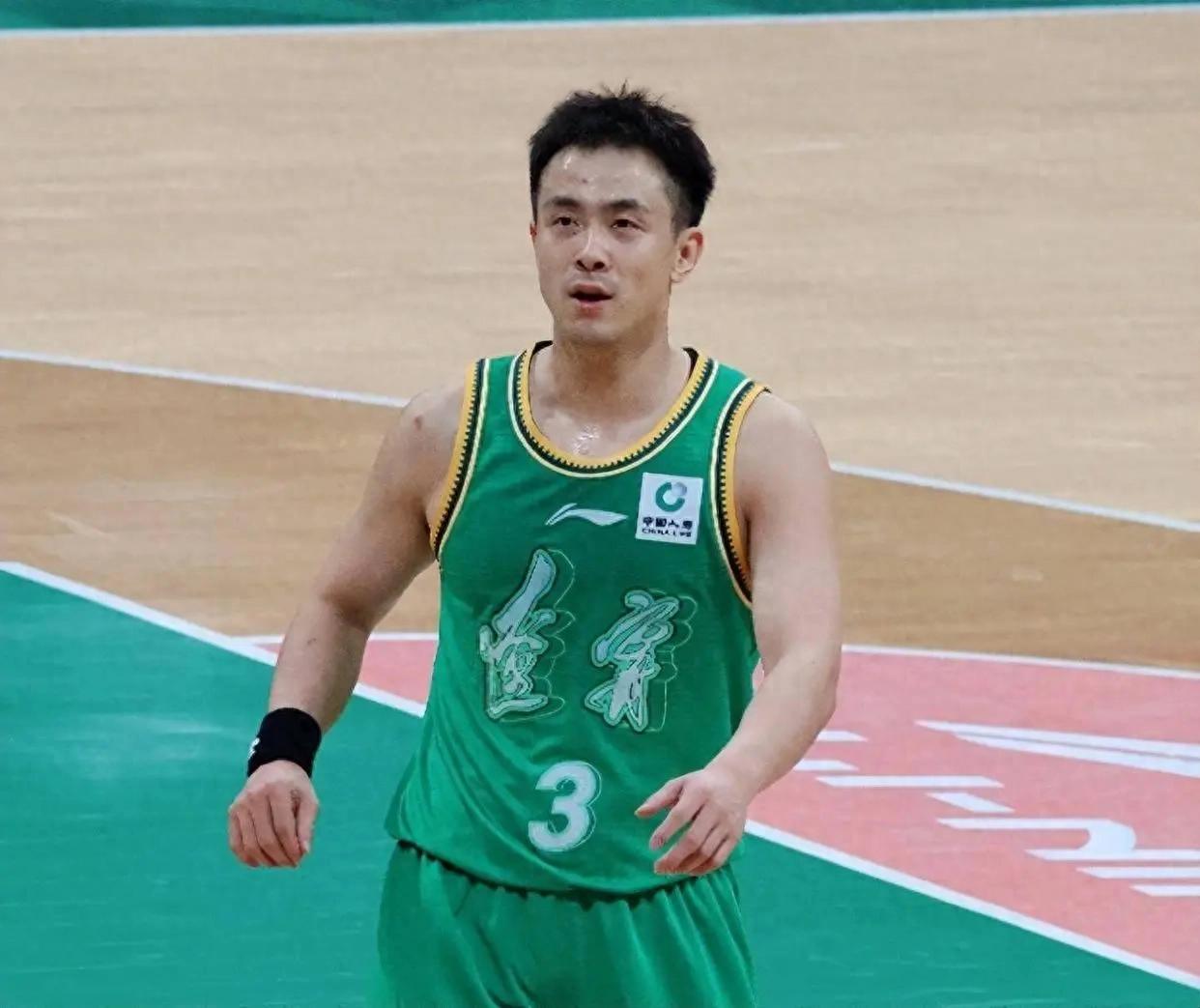 Thua lại! Zhao Jiwei chỉ có 4 điểm với 7 cú ném chỉ thành công 1, không có cầu thủ nội địa nào đạt điểm trên 10, Liaoning bất ngờ thua Guangzhou