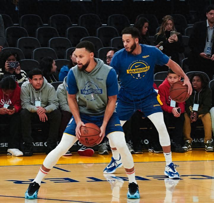 Curry trở lại bùng nổ với 39 điểm, 5 rebounds và 5 assists; DiVincenzo ghi 21 điểm giúp đánh bại đội bóng cũ Timberwolves, Warriors suýt thua sát nút.