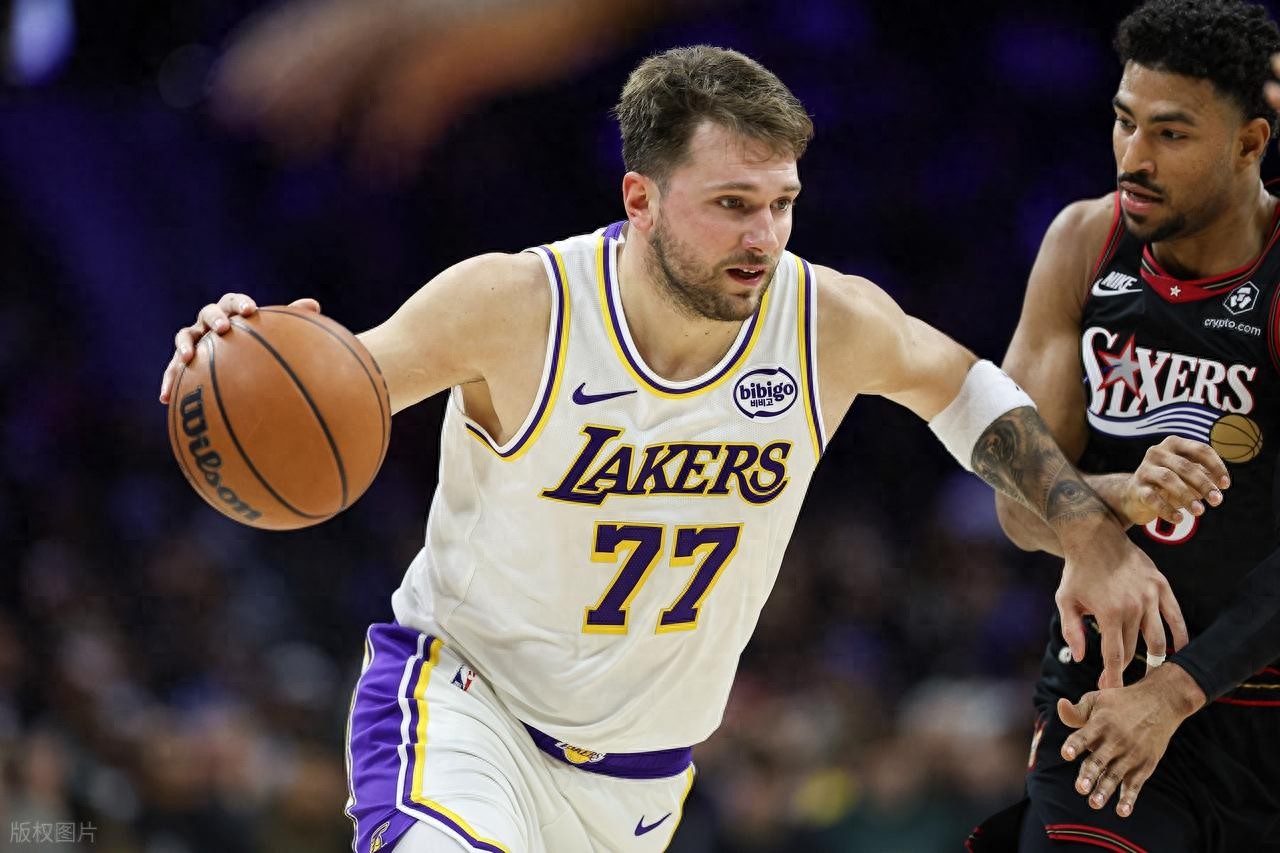 Doncic 31 điểm + 15 rebounds + 11 kiến tạo, LeBron James ghi 29 điểm, Embiid chỉ có 4/21 cú ném thành công, Lakers chấm dứt chuỗi 3 trận thắng liên tiếp của 76ers.