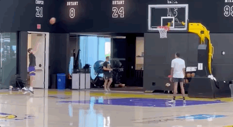 Austin Reaves trở lại đội Lakers, tham gia tập luyện! 11 trong 12 chuyên gia ESPN không tin tưởng vào Lakers