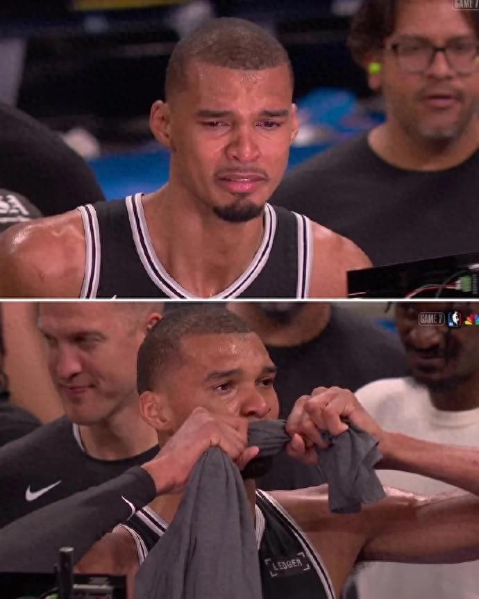 55 quả 18! Curry của Spurs! Người thứ ba trong lịch sử NBA miền Tây