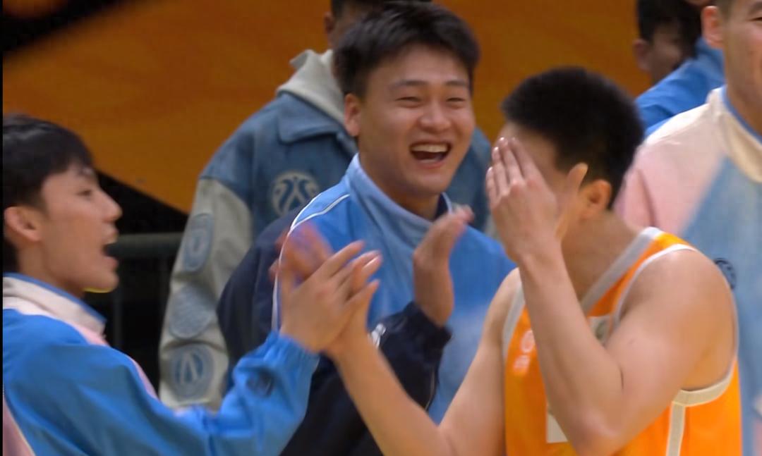 Cầu thủ nước ngoài ghi bàn thắng quyết định, xung đột nảy sinh! Đây chắc chắn là All-Star CBA đặc biệt nhất trong lịch sử năm 1998.