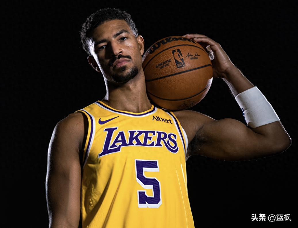 Ngôi sao thứ ba của Lakers đã được xác định, trong hiệp thi đấu tiền mùa giải ghi được 16 điểm hiệu quả, mức lương 15 triệu đô la mỗi năm đúng là rẻ như cho.