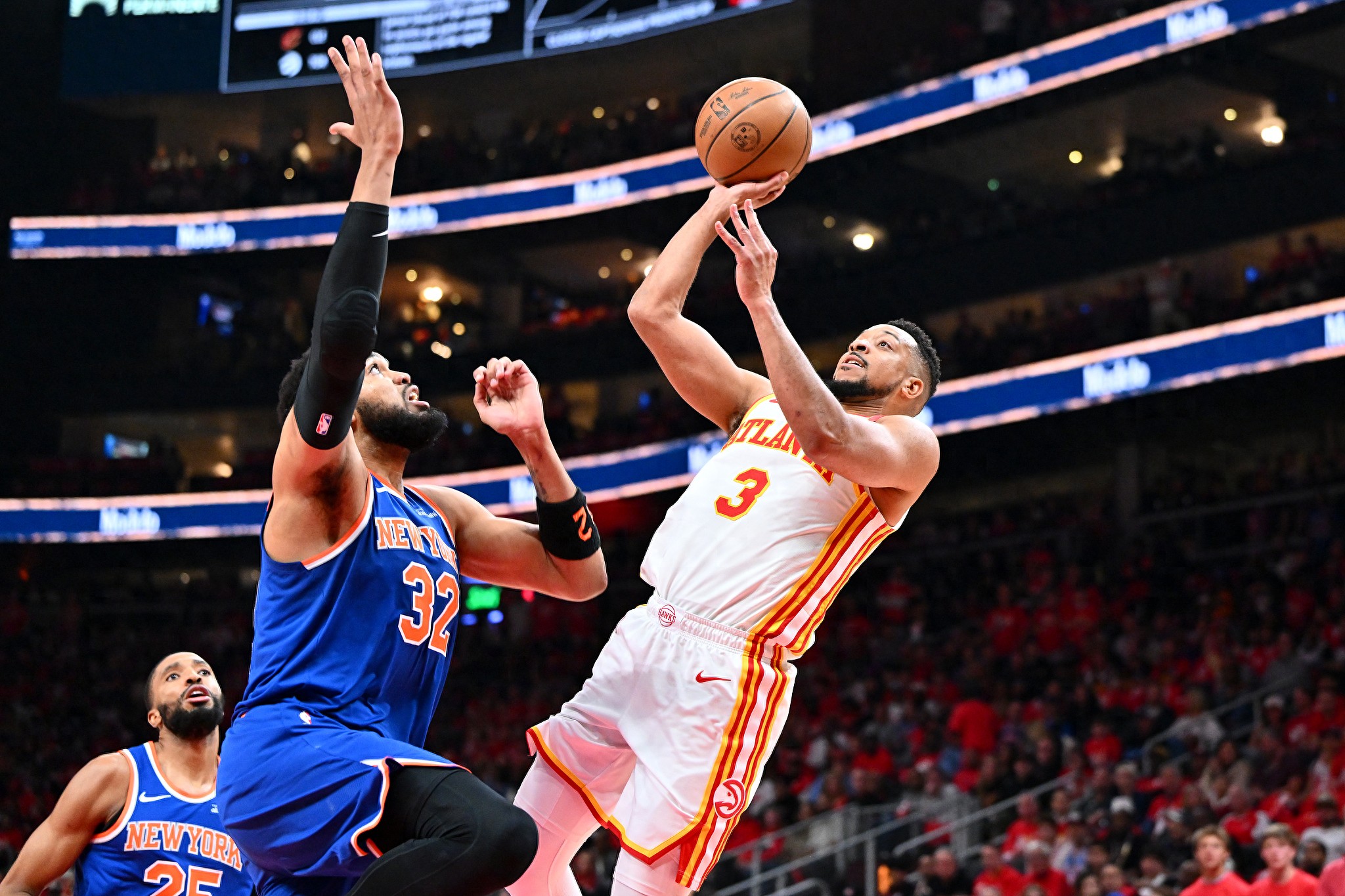 CJ ghi bàn quyết định cùng Kuminga cướp bóng thành công! Hawks thắng sít sao Knicks với tổng số 2-1, ba ngôi sao của Knicks cống hiến 76 điểm
