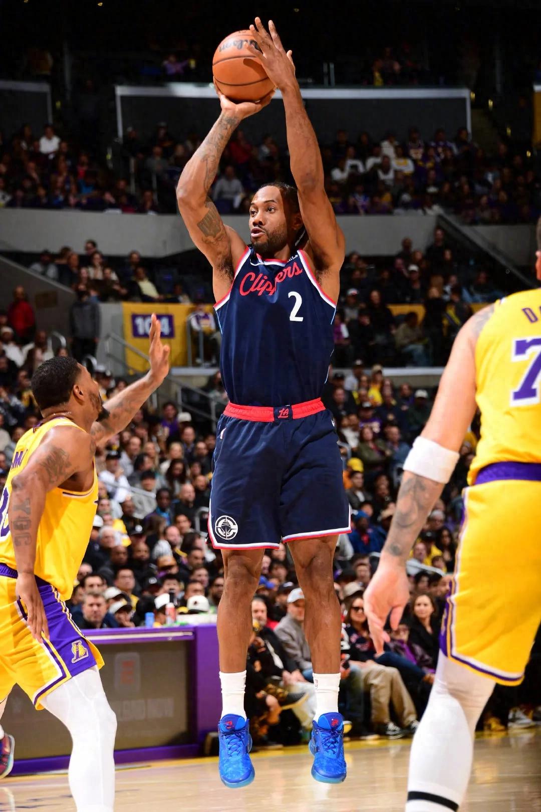 Cuối cùng, Leonard cũng không chịu nổi nữa