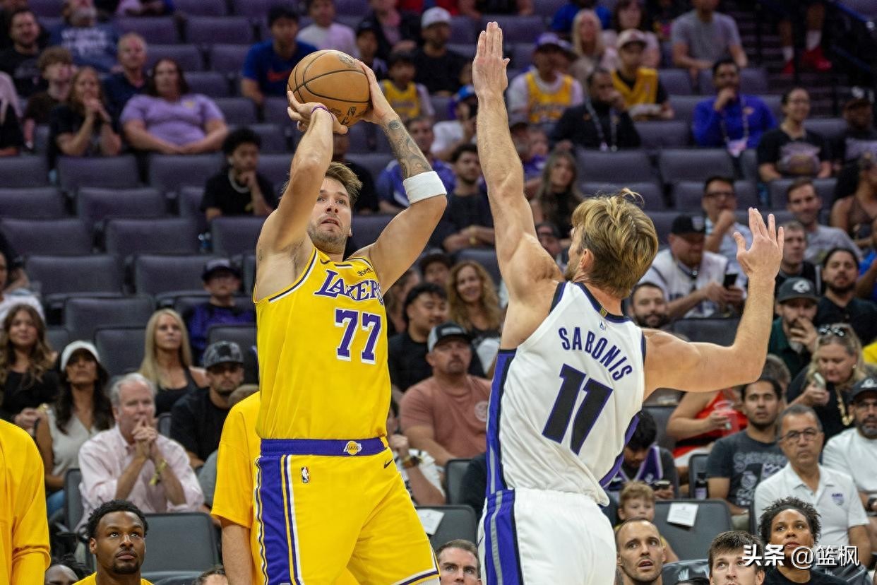 Vì sao hàng thủ Lakers trở nên mạnh hơn? Lời giải thích của Redick quá thẳng thắn, đã tìm ra nguyên nhân hàng thủ yếu mùa trước.