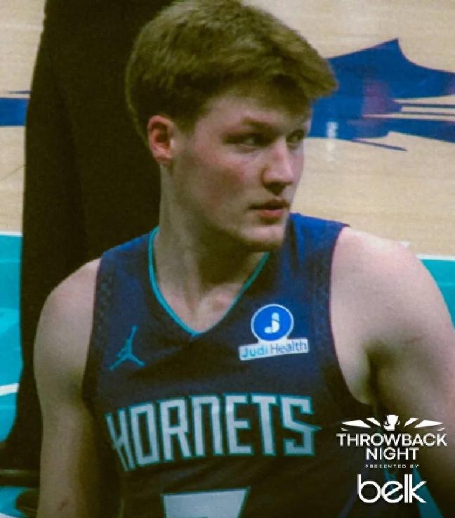 19 trúng 11! Đánh bại ba đội vô địch! Tân binh vượt mặt Flagg