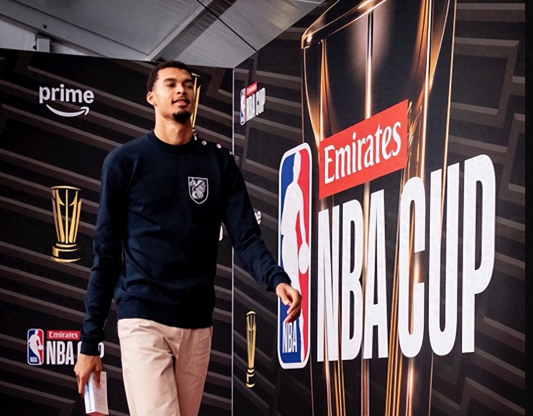 Thunder chấm dứt chuỗi 16 chiến thắng liên tiếp, nhận thất bại thứ hai trong mùa giải! Viện binh Văn Ban trở lại, Spurs có 4 cầu thủ ghi trên 20 điểm vào chung kết NBA Cup