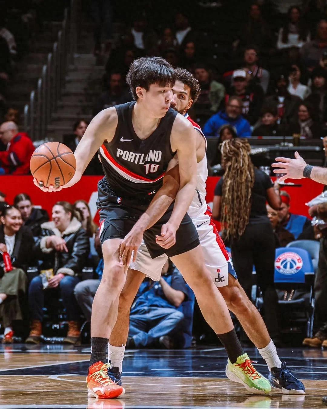 Sau khi được chọn vào trận đấu tân binh, Dương Hàn Thần đã có trận đấu tốt nhất từ trước đến nay.