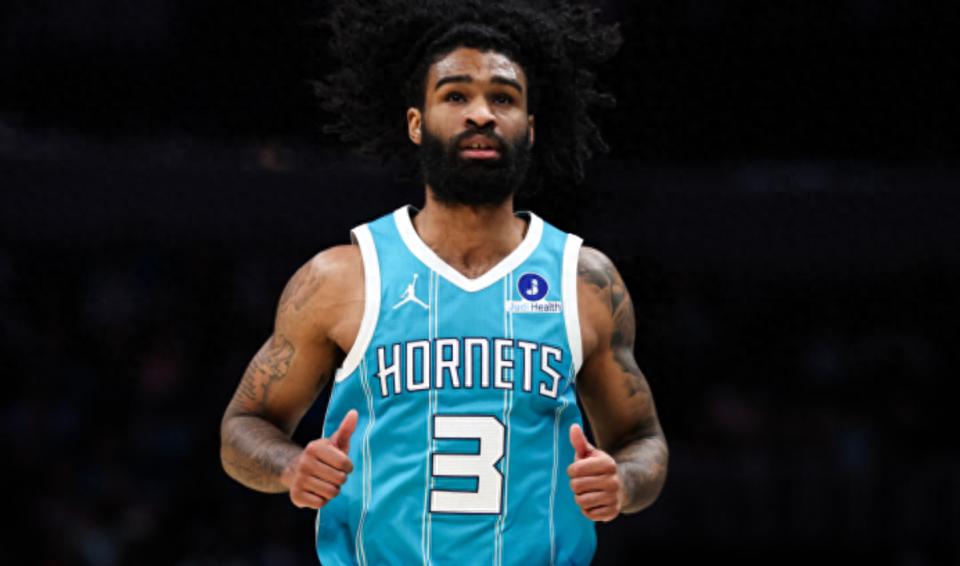 Hornets lại chịu tổn thất vì chấn thương! White rách cơ bắp chân trái, nghỉ hết giai đoạn tiền mùa giải; Knuppel và Grant Williams cũng phải ngồi ngoài.