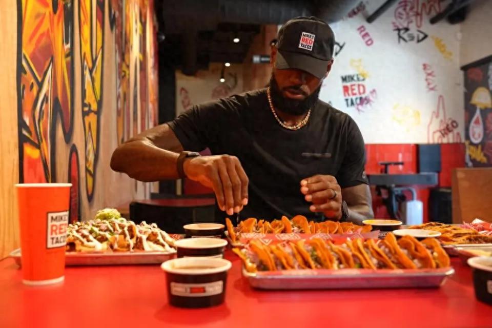 Thứ Ba Taco! LeBron James chính thức đầu tư vào một thương hiệu ẩm thực mới: ngoài sân bóng, anh cũng là một ông lớn thực thụ.