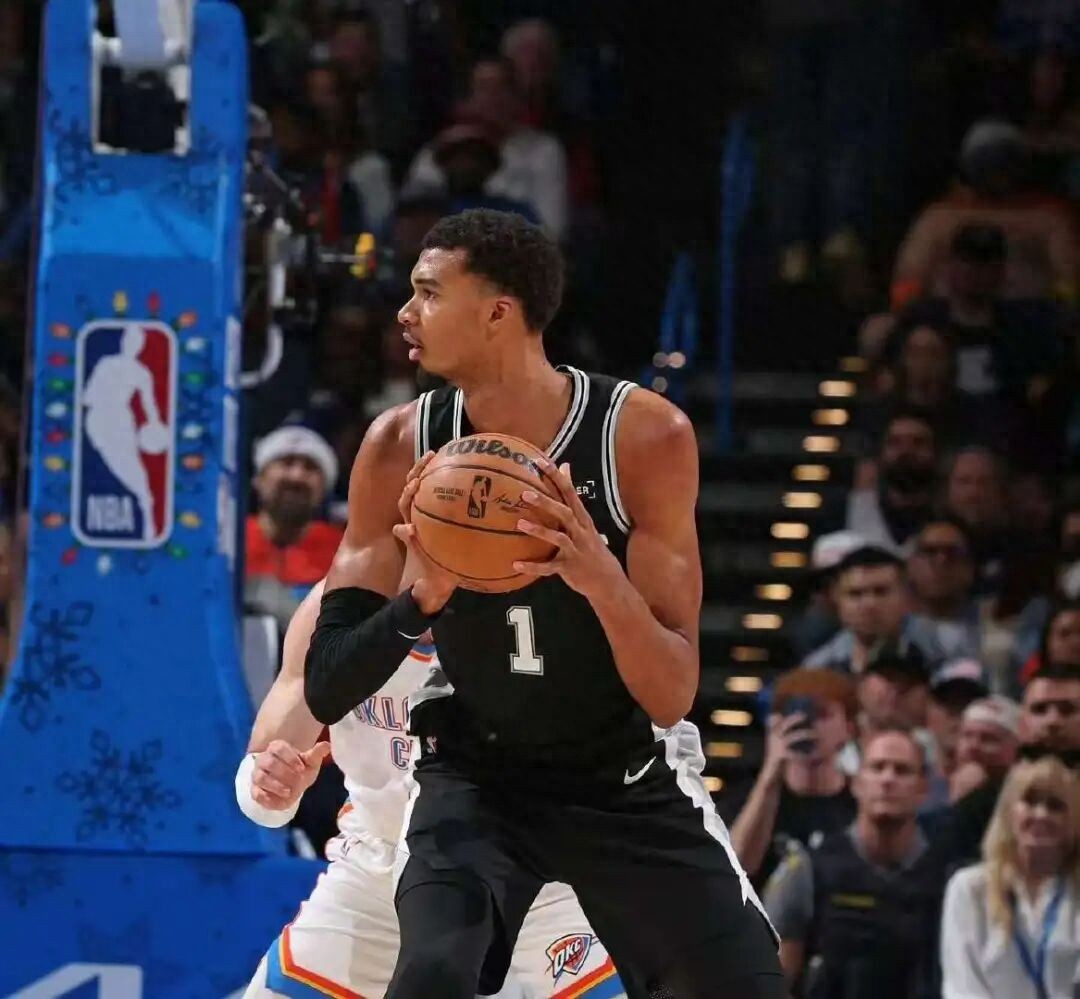 Spurs đã đánh bại Thunder ba lần liên tiếp, lần đầu tiên trong 59 năm lịch sử NBA! Nhà vô địch bảo vệ gặp phải thử thách lớn nhất?