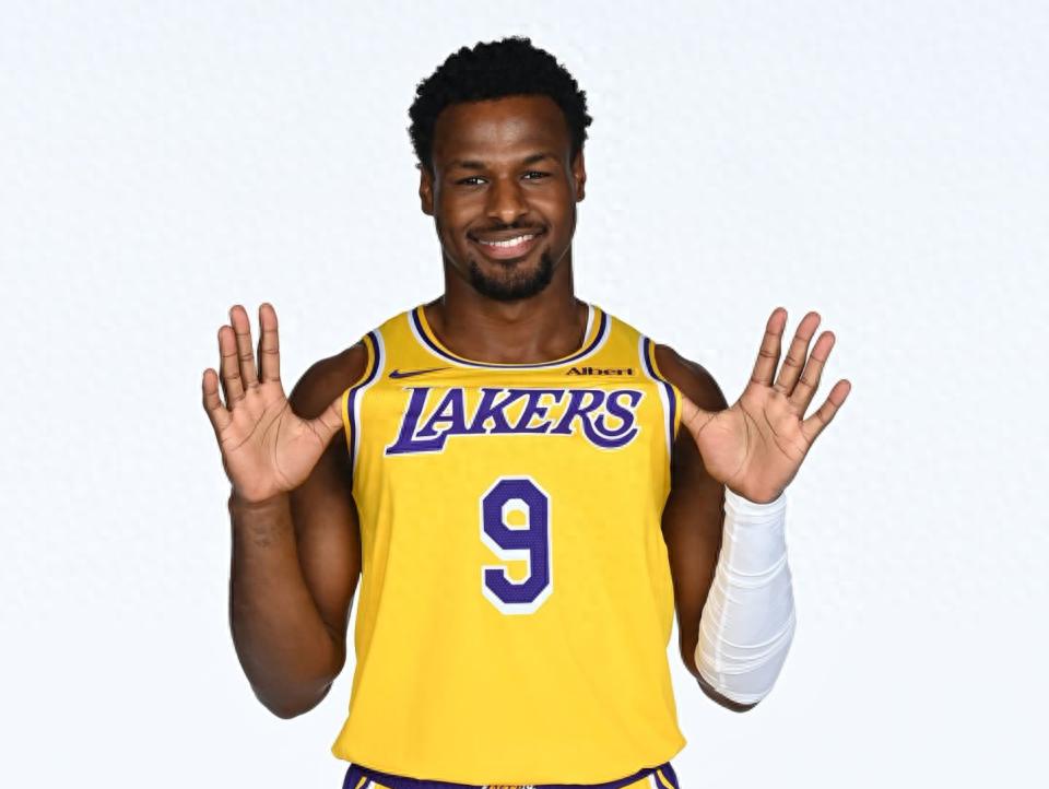 Giám đốc NBA: Thực sự có đội bóng quan tâm đến Bronny, cậu ấy tiến bộ rất rõ rệt trong thời gian ngắn
