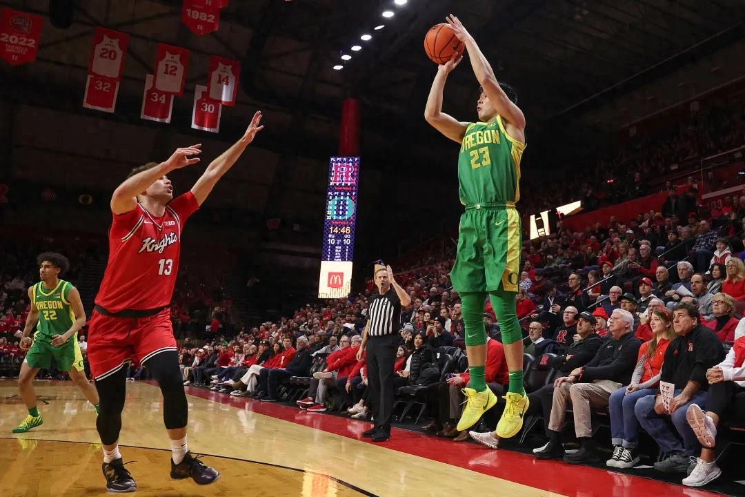 Trận đấu mạnh nhất trong sự nghiệp của Lâm Vi, tái hiện “Lâm Phát Cuồng” trên sân NCAA