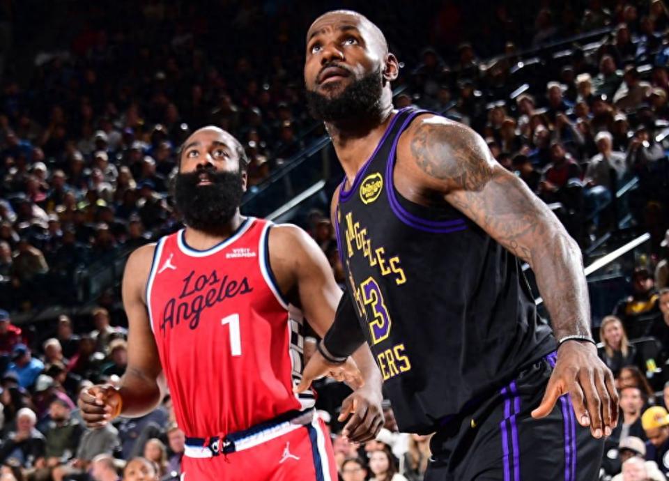 Trang chủ 4 chuyên gia dự đoán đội hình dự bị All-Star: 8 người được bầu chọn toàn bộ phiếu, James 3 phiếu, Harden 1 phiếu