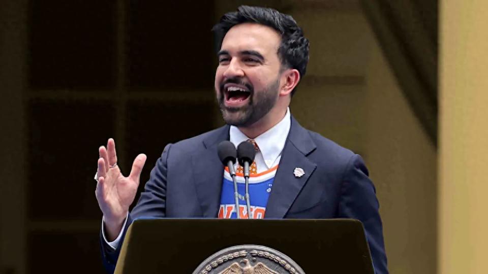 Thị trưởng New York có vắng mặt trận mở màn của Knicks? Ông đáp: Tôi không thể bỏ ra 2000 đô la để mua một vé.