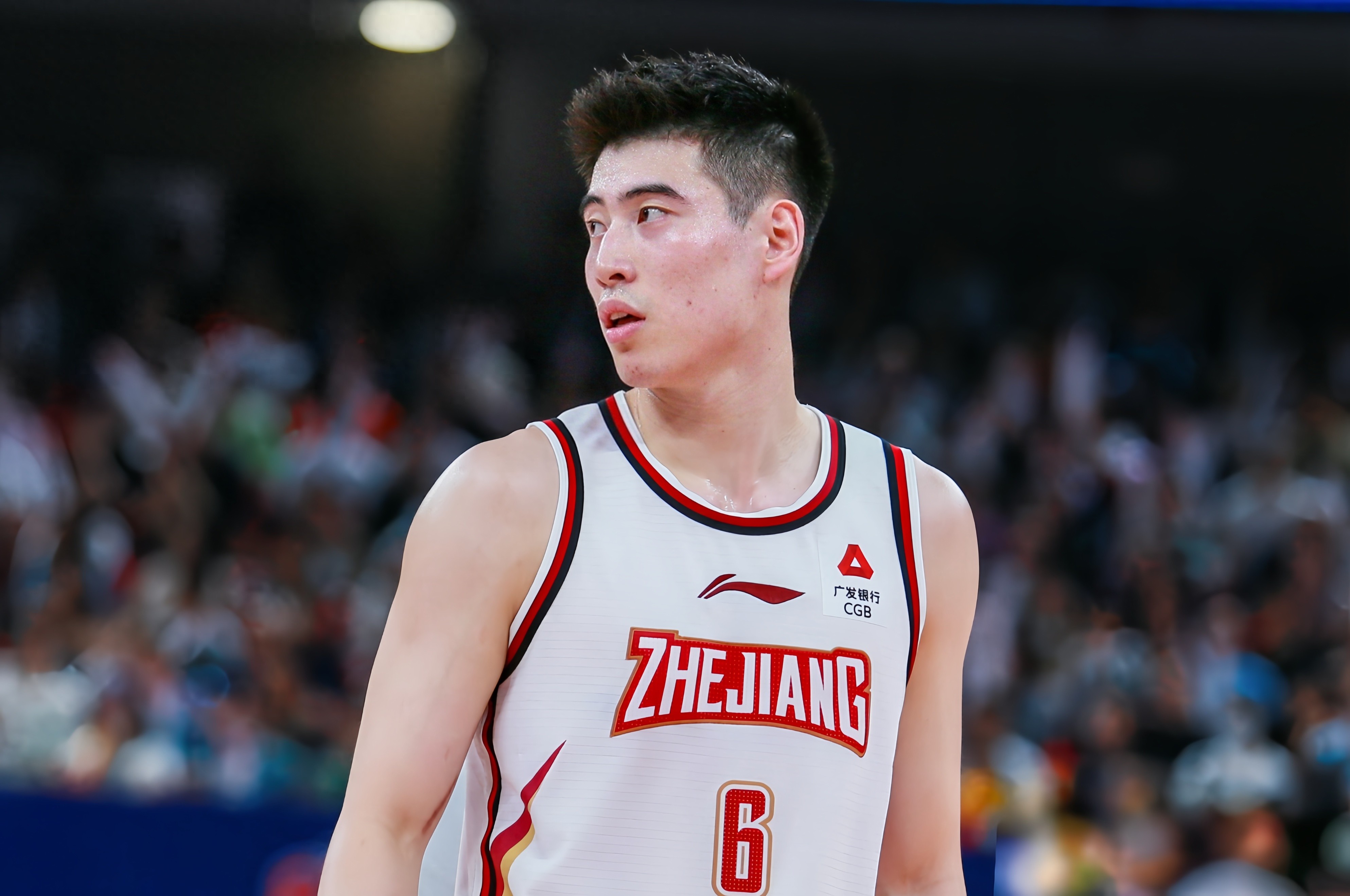Cheng Shuai Peng 18 điểm + 3, Zhao Ji Wei chỉ 6 điểm tạo "kỷ lục buồn", Liaoning thua Zhejiang, vị trí playoff đang rất mong manh
