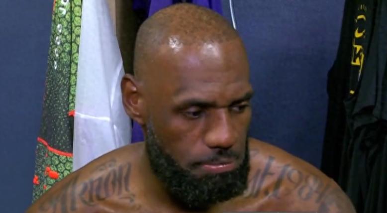 James: Chấn thương khuỷu tay nghiêm trọng hơn nhiều so với bị dập trúng khớp thần kinh, cú ném ngửa người được luyện tập sau khi thua Mavericks ở Chung kết