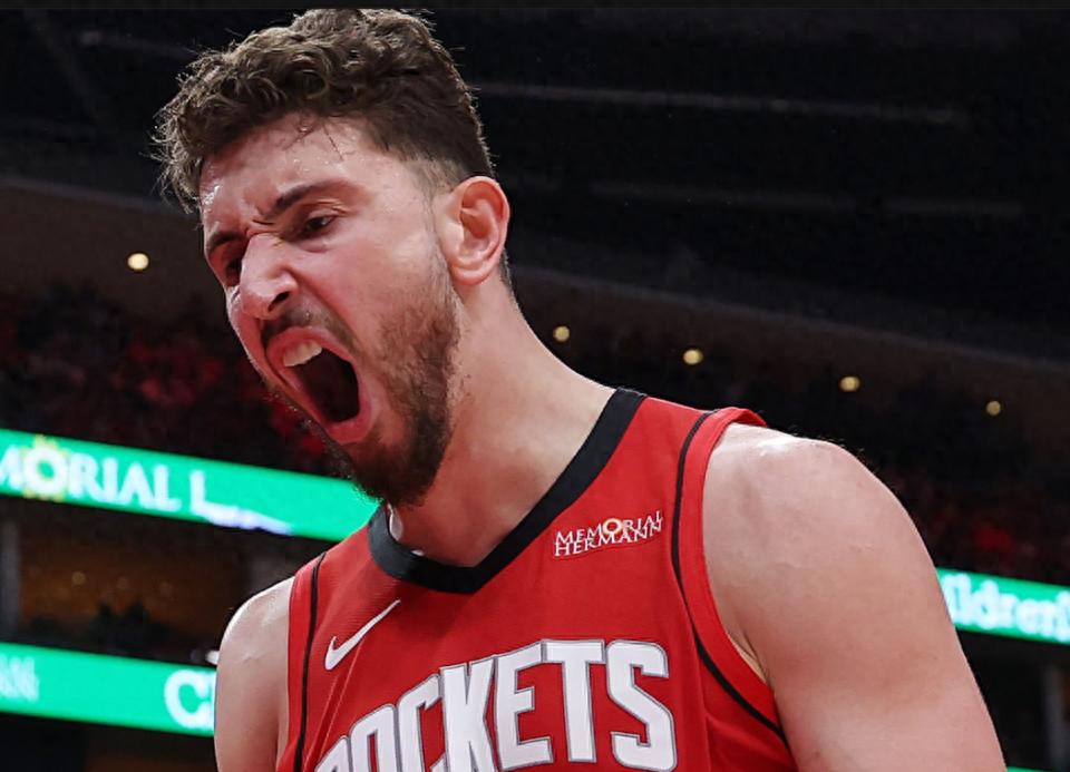 Bật mí chiến thắng lớn của Rockets trận G4 trước Lakers: Bài phát biểu của Sengun trước trận đấu thúc đẩy toàn đội, tận dụng sai lầm của đối phương để ghi 30 điểm