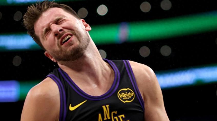 Lakers thua không oan! Ba lần trọng tài bỏ sót, Magic chịu thiệt hai lần: bỏ qua lỗi bước chân của Doncic và lỗi phạm tay