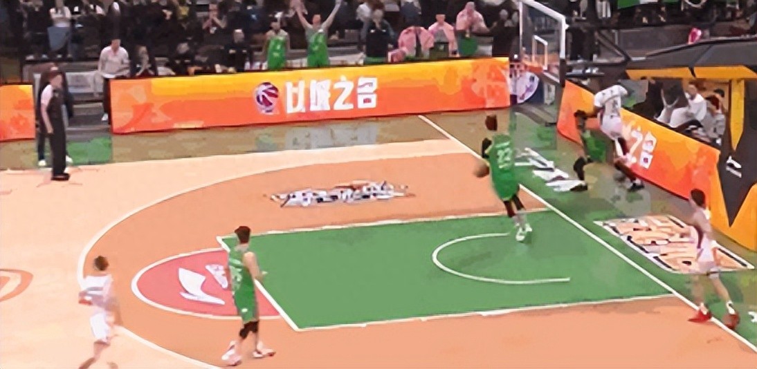 Lội ngược 15 điểm! Yan Shouqi 16 điểm Zhao Jiwei chỉ 9 điểm, Liaoning đánh bại Shanxi giành 4 trận thắng liên tiếp