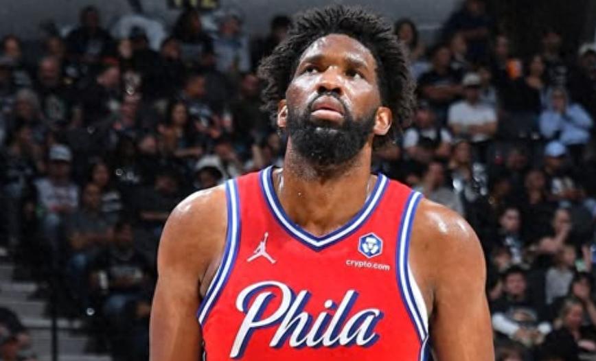 Embiid chắc chắn không thi đấu trận G1! Trước đó đã phẫu thuật cắt ruột thừa, 76ers thiếu anh đạt 21 thắng 23 bại trong mùa này