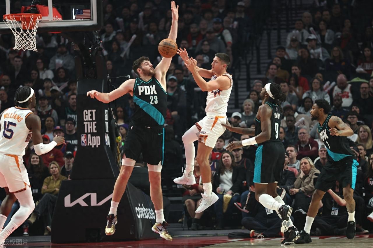 Không có cơ hội! Yang Han-sen không ra sân, Klingen ghi 14 điểm và 15 rebounds nhưng Trail Blazers dù có 8 người ghi điểm hai chữ số vẫn thua Suns