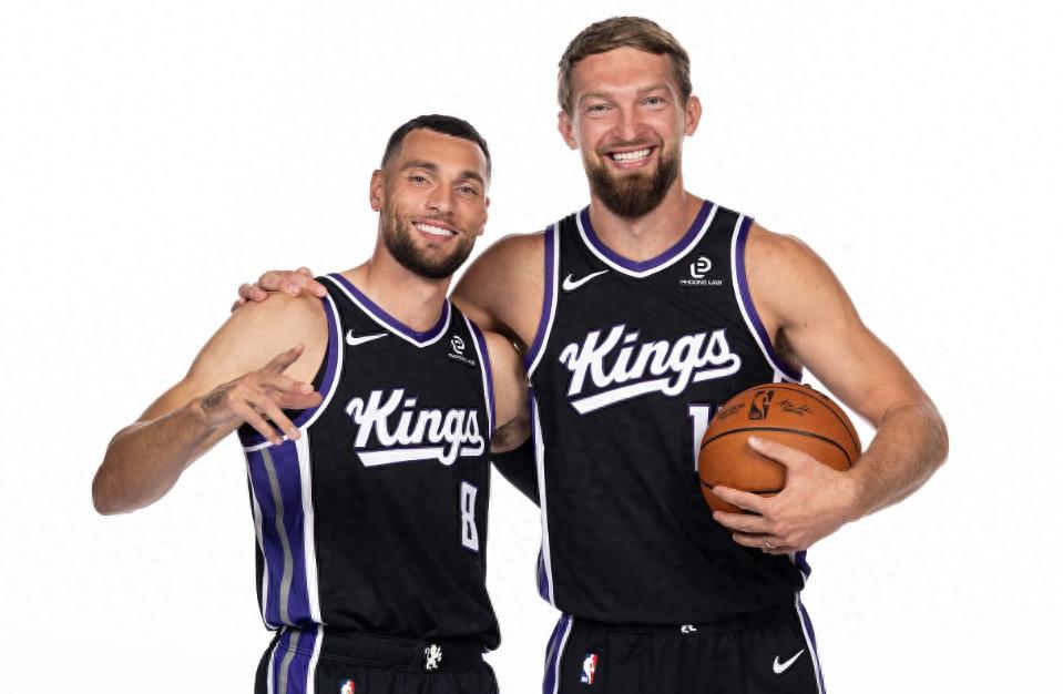 Vua Sacramento quyết định buông xuôi đến cùng! Domantas Sabonis đã trải qua phẫu thuật sụn chêm đầu gối trái và cùng LaVine nghỉ hết mùa giải