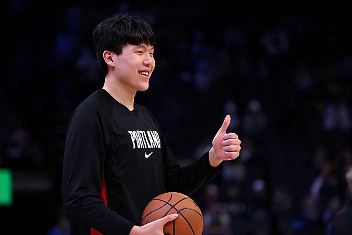 Yang Hansen bị thương ở mặt, khả năng ra sân còn bỏ ngỏ! Anh từng muốn tập luyện khi đang bệnh, nhưng vừa đến sân tập đã được yêu cầu về nhà nghỉ ngơi