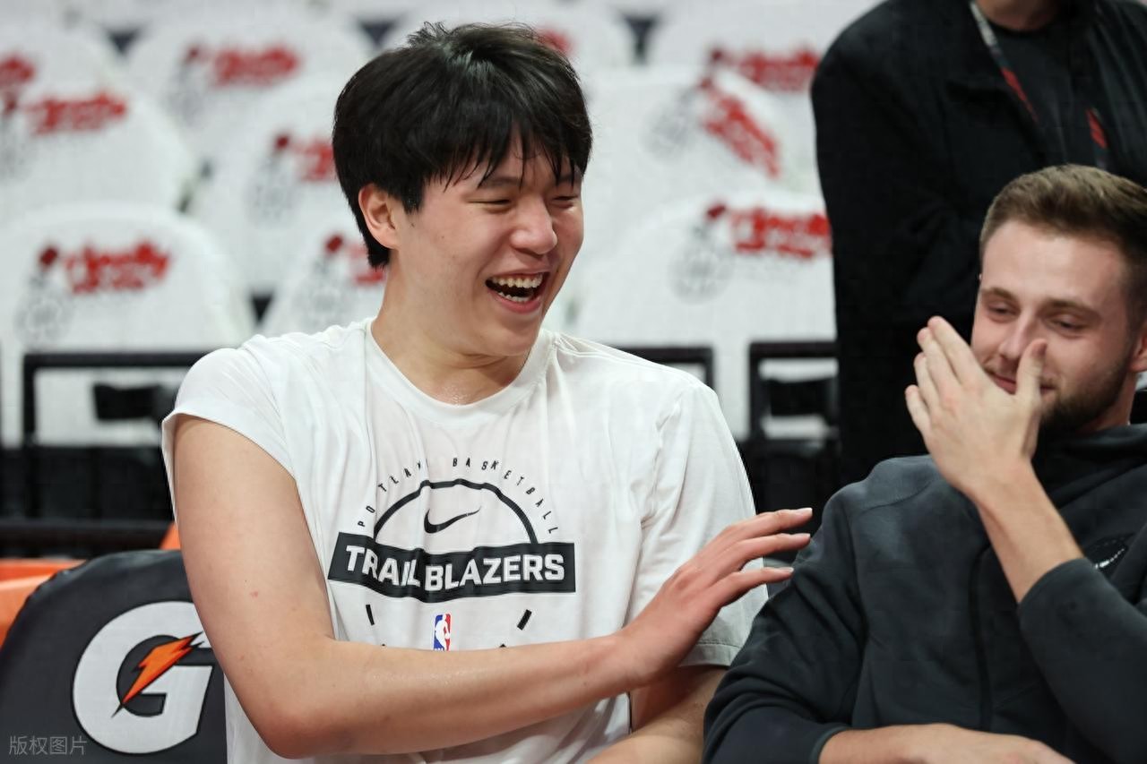 Dẫn đầu chỉ số hiệu suất! Yang Hanshen ghi 21 điểm, 9 rebound, 6 kiến tạo, 2 steal và 3 block lấp đầy bảng số liệu, Mixers đánh bại Valley Suns