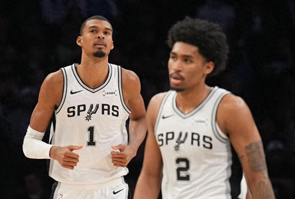 Spurs đang bên bờ vực nhưng vẫn còn hy vọng! ESPN: Harper nên vào đội hình chính ở Game 3 để giải phóng Wembanyama