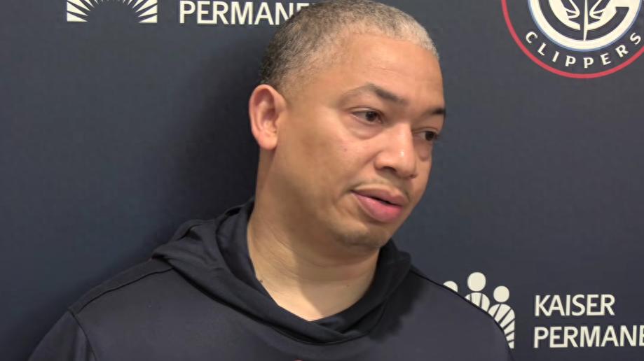 Tyronn Lue phản hồi về vụ Paul: Việc chúng tôi không nói chuyện vài tuần là không đúng, việc anh ấy có trở lại hay không phải hỏi Frank.