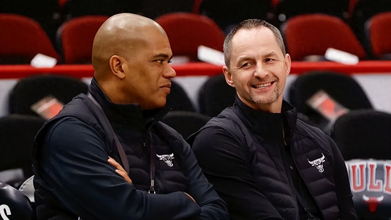 Chicago Bulls công bố sa thải hai giám đốc cấp cao! Sự kiện Ivey dẫn đến quyết định cuối cùng, hai cựu GM của Warriors trở thành mục tiêu