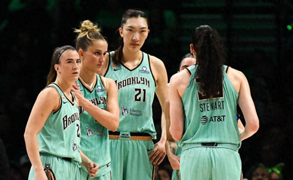 Trận mở màn playoffs WNBA: Li Nguyệt Như ghi 7 điểm, Phi Dực thảm bại trước Nữ Vũ Thần; Hàn Húc giúp Tự Do Nhân hạ Sơn Miêu