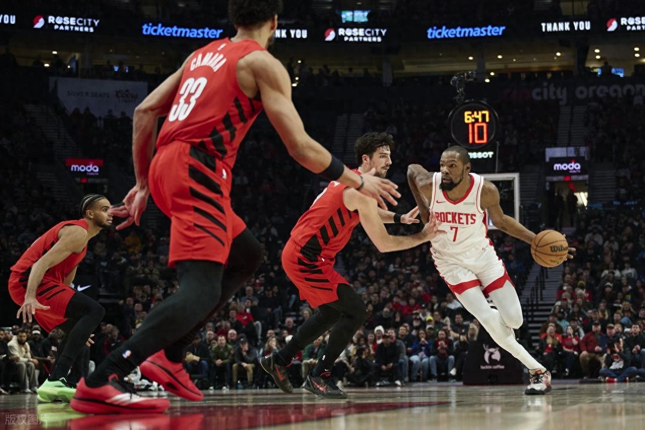 Bước ngoặt ở hiệp cuối! Yang Hansen 2+1+1, Avdiya ghi 20 điểm, KD có double-double nhưng vô ích, Blazers nối dài chuỗi thắng trước Rockets