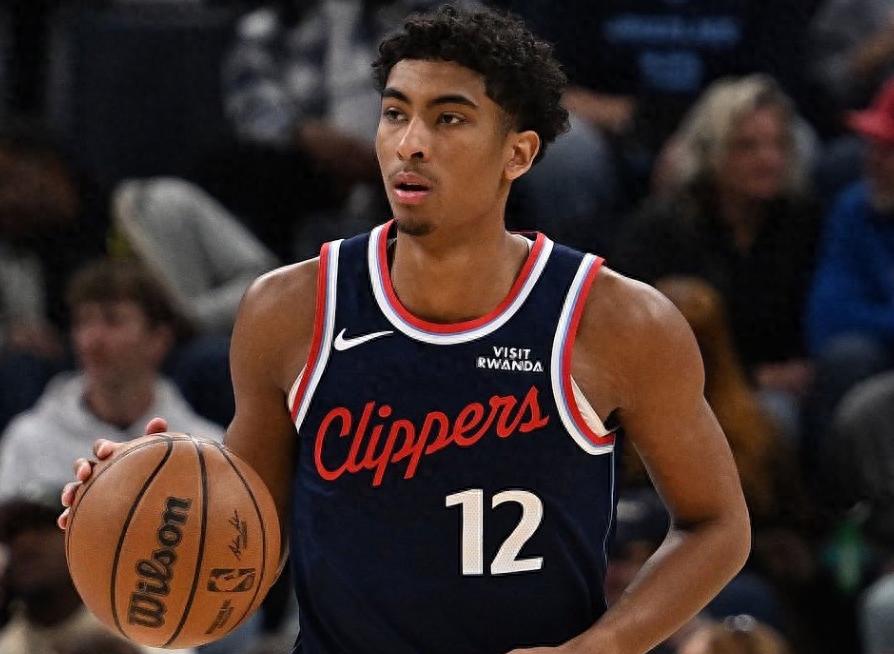 Clippers chính thức thông báo sa thải Christie! Vẫn có khả năng trở lại: đội hiện đang có suất hợp đồng hai chiều trống.