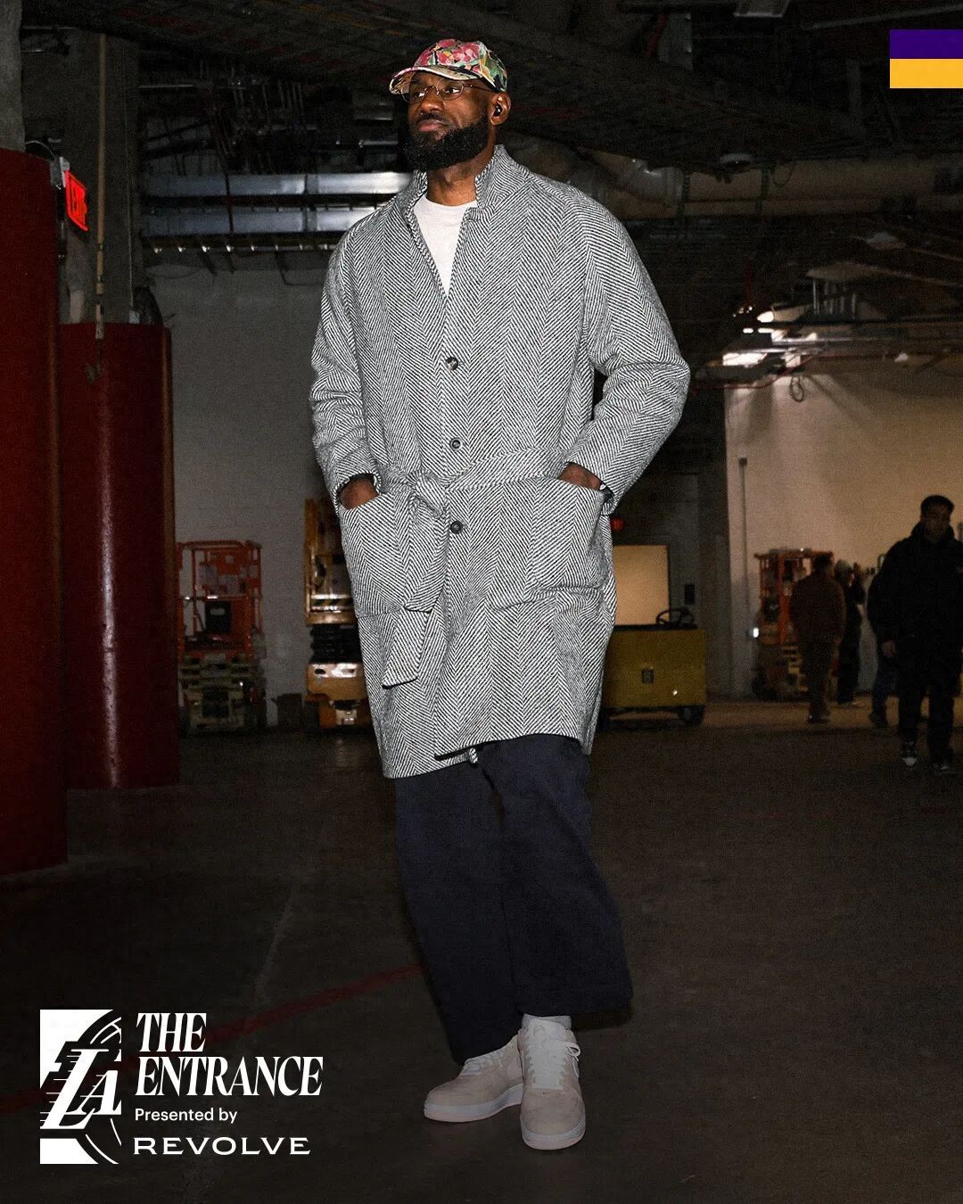 Lakers thắng Wizards với cách biệt 31 điểm, LeBron James trình diễn pha úp rổ siêu đẳng, Doncic đã có triple-double ngay trong hiệp một