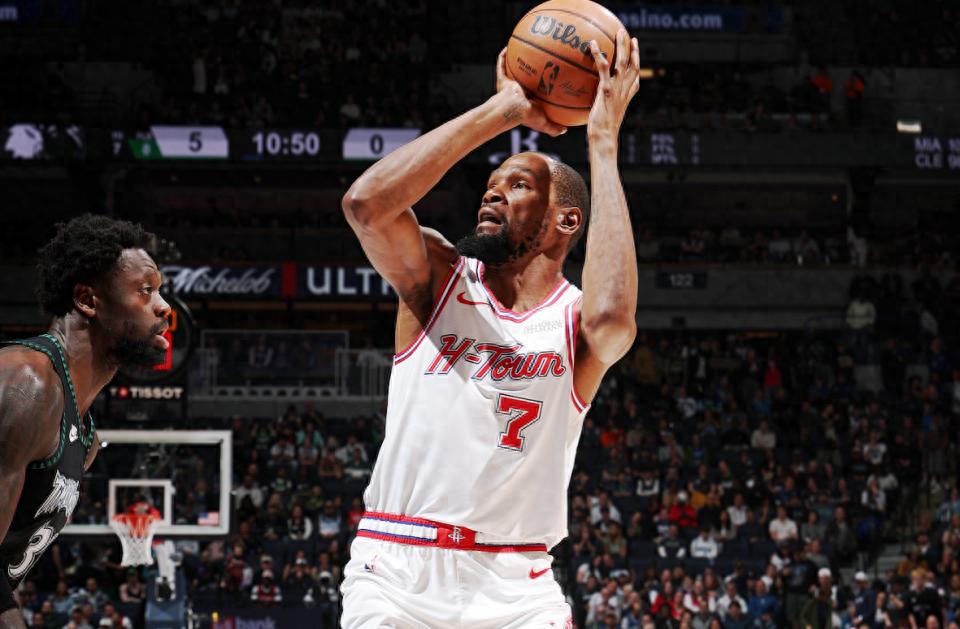 Trận đấu bị đảo ngược 15-0 kinh hoàng ở hiệp phụ! Durant 30 điểm mất quả ném phạt quan trọng, Rockets thua Wolves trong trận cầu nghẹt thở