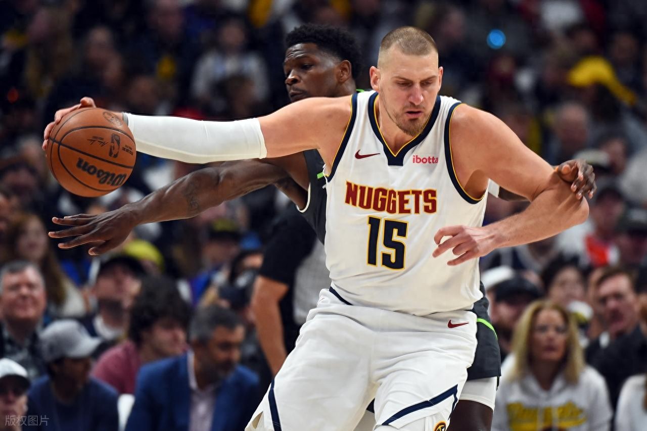 Jokić đạt triple-double, Nuggets thắng Timberwolves tổng số 1-0; Harden và Mitchell tỏa sáng, Cavaliers dẫn 1-0 trước Raptors